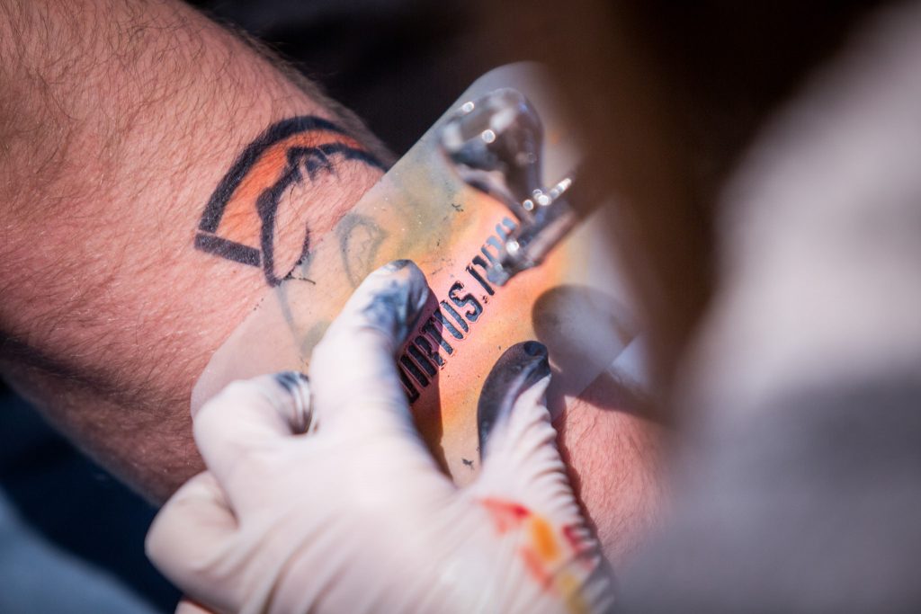 ESL One Frankfurt 2015 - Airbrush-Tattoos von Corinna und Co.